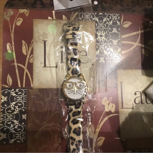 Cute Cat Leopard Watch - Picture 2 of 3